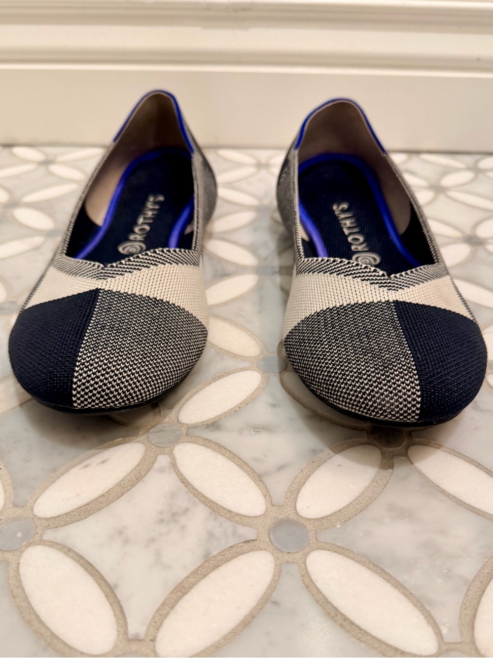 Rothy’s The Flat Cap-Toe in Black & White Plaid Geometric Round Toe Ballet Sz 12 - Picture 3 of 11